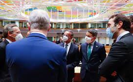 104944f0 5227 ef97 4feb 5544f04690211 F1715102703