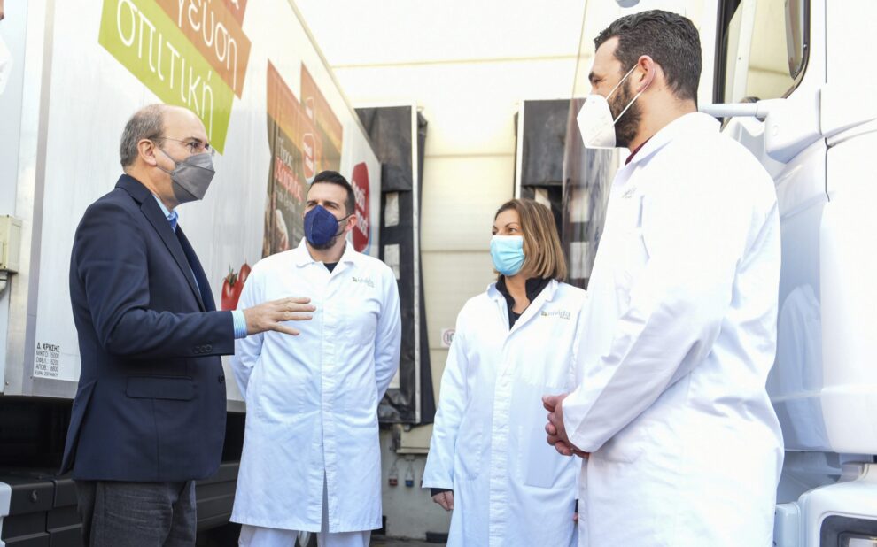 430cad06 0b20 54e5 42d7 c372bfc559981 F 1944766705