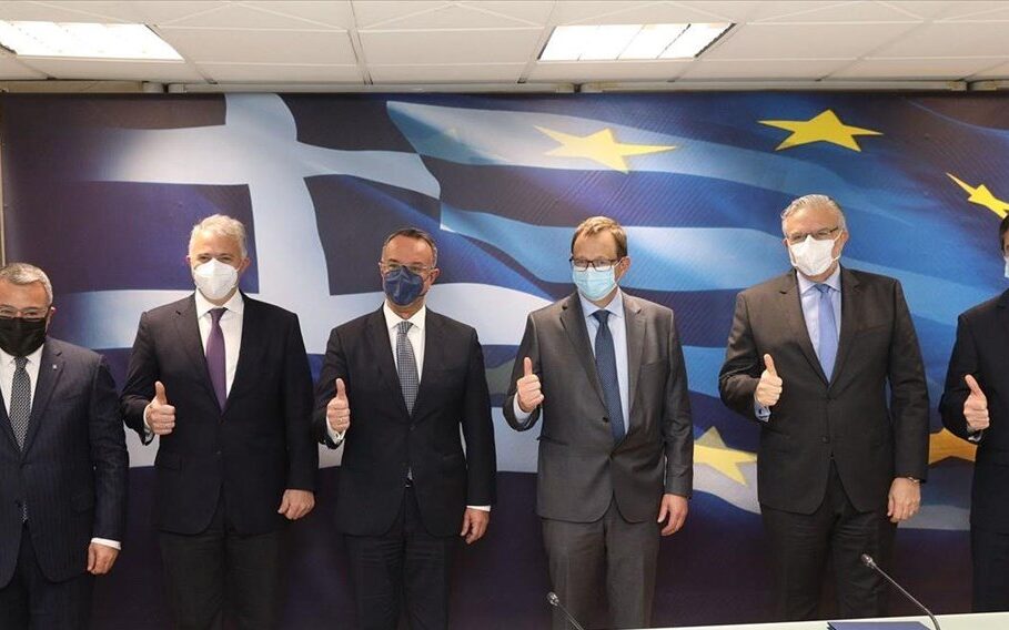 675dfdcc 0c9f 7073 ee7f 1d64c7bd8c091 F 650915585