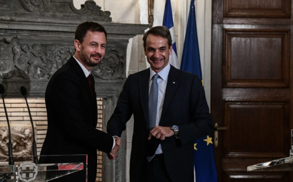 86472406 9c98 0b64 76d6 a95f0e7c12c51 F1221094588