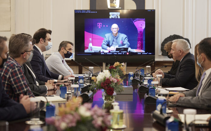 de4fd28f 3f3e 4836 defa 1361a707759d1 F 2045159466