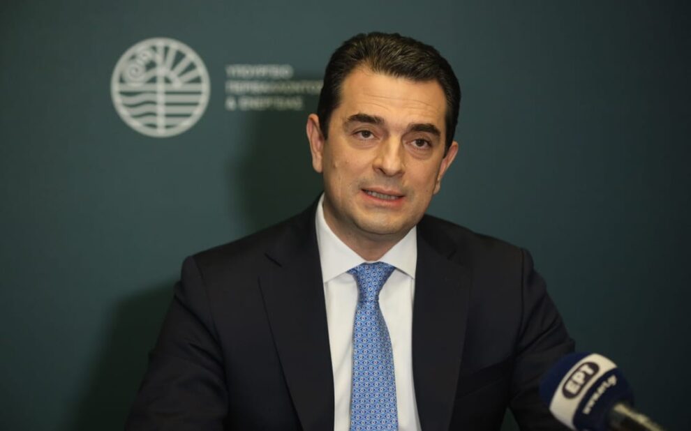 4dba53cc cb3c 0c4e 8979 000ab68d266a1