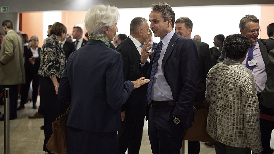 2ce8dd05 05a2 6976 8881 d719fabb6cfc1