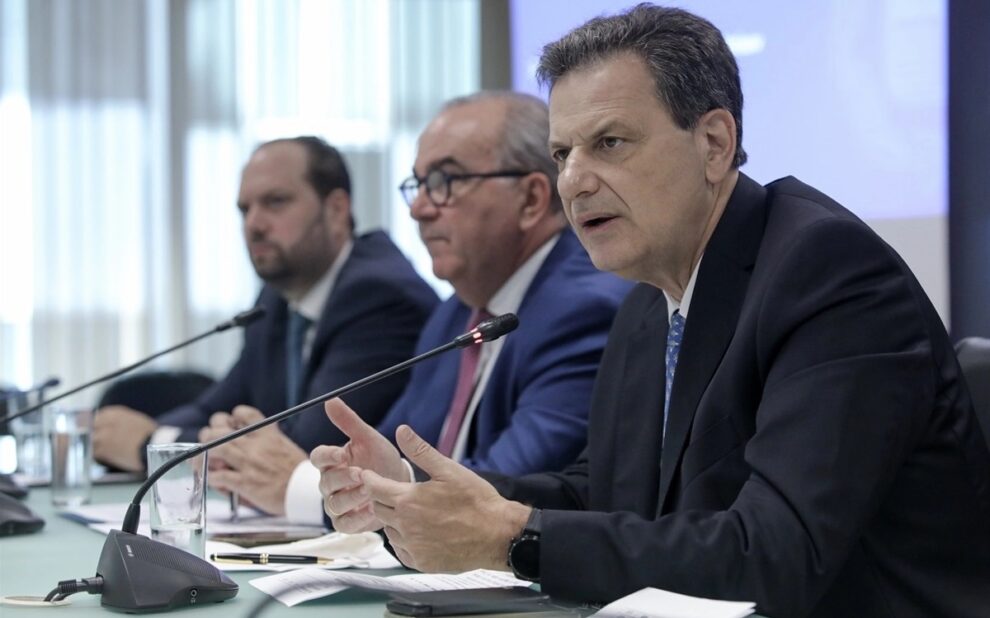 73573077 e63c 6cd9 4428 722a4f8582941