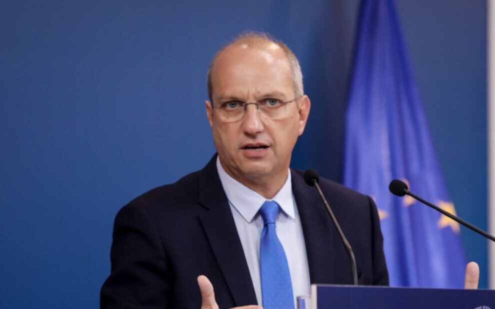 e728c242 3550 bfa1 676a 96064e9f165f1