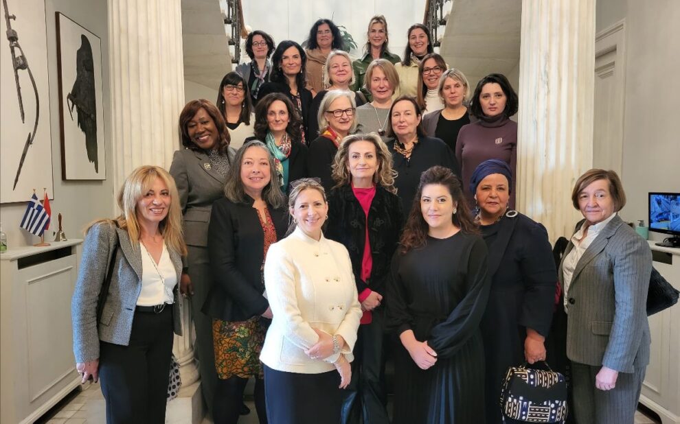 6d702665 5da1 b518 95b5 934c1dcfd3f21