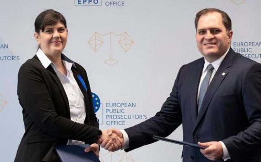 97569e8a d370 5fb2 79b4 4d9081f4a1631