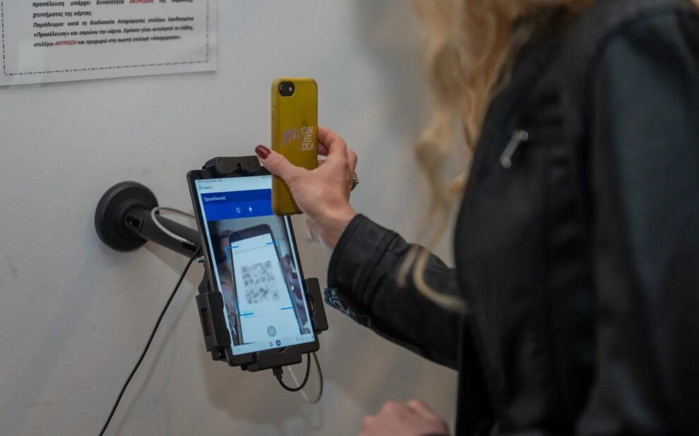 3803f0bf fa6a 3fc9 d18f d7e5f2386ce01