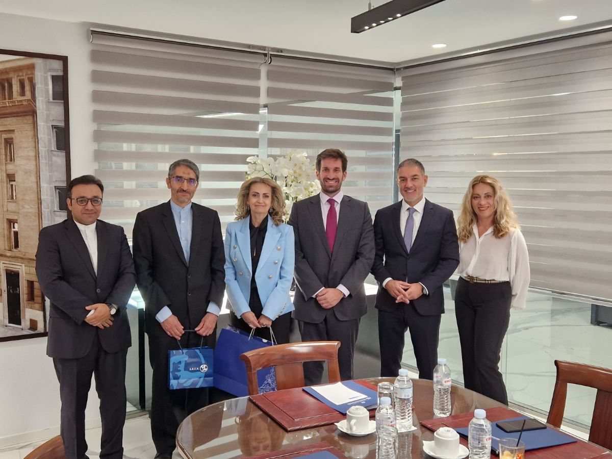 1347141a 4f30 faff 3d25 d0e34f65bbee1