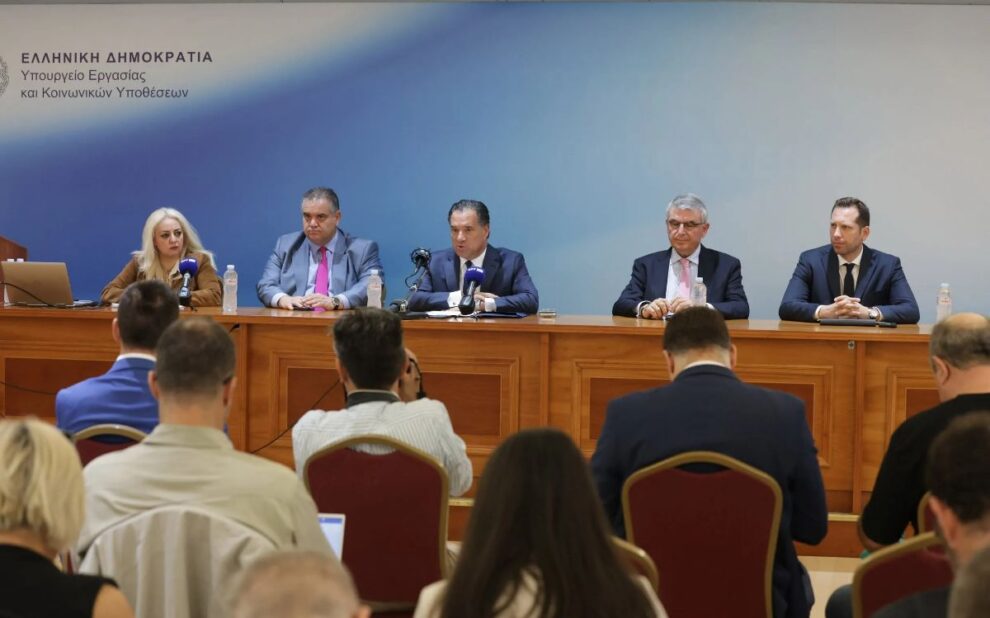 53f92c4c a668 7f98 cfaa 5ea0a3f515d61