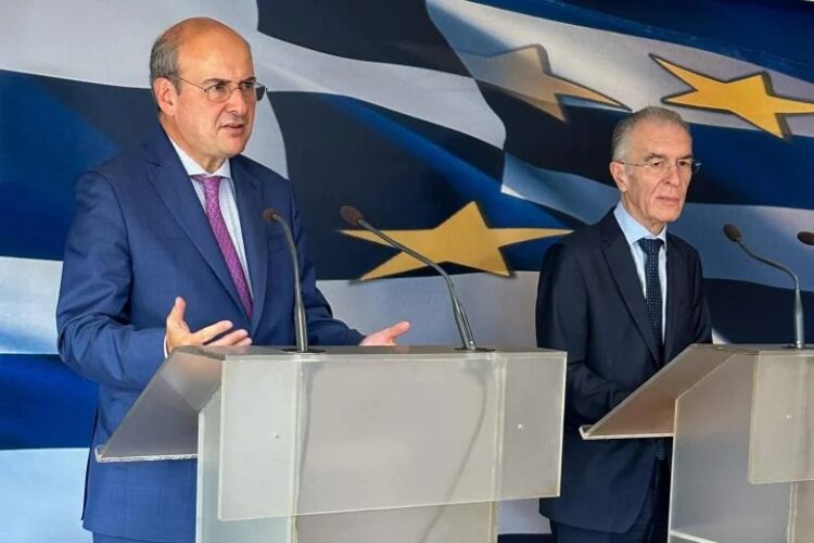 7c0700a3 ef3a 3d30 e37c 0434efb77f421