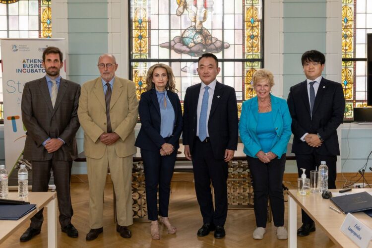 c176c79e 7e5e b1b4 63b0 c1ccbd046c6e1