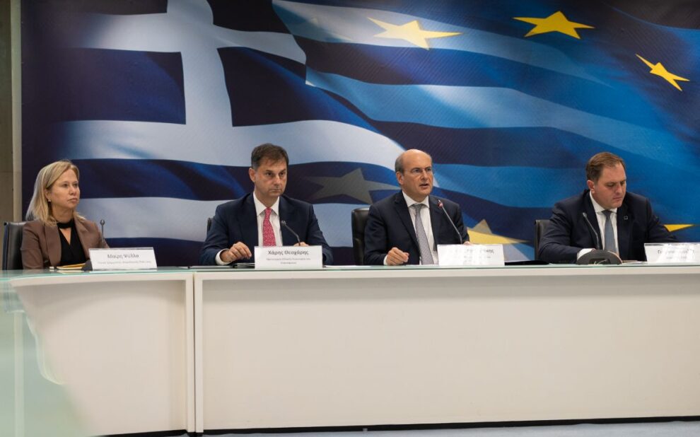 12c6b499 3fad 0244 8e0f 00697935f4421