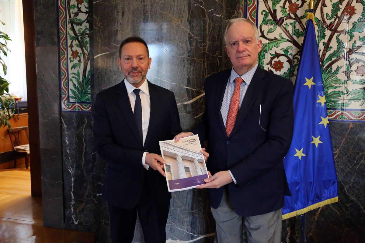 74cda6f3 a158 93f3 877c 180ba3521cf51