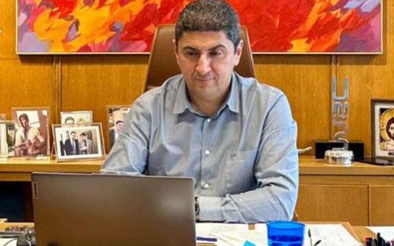 ed0833ad 0703 a5b6 61a1 aa1197dc97481