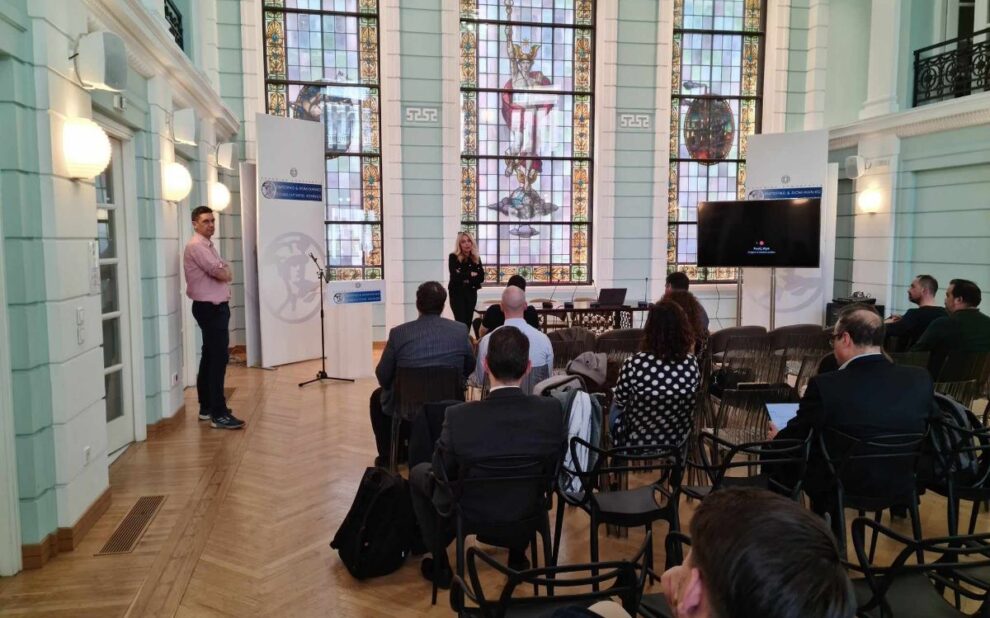 663bd2c1 9789 c5b3 dbbb ab2a6bcef8bc2