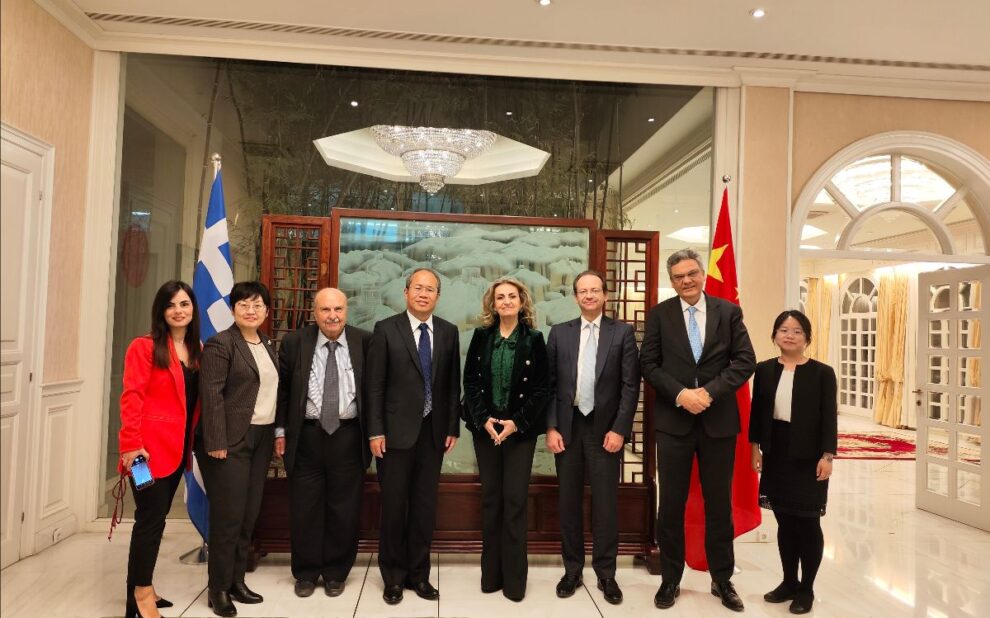 911e44bb 7ee2 6510 83c6 4260ee2fb8f41