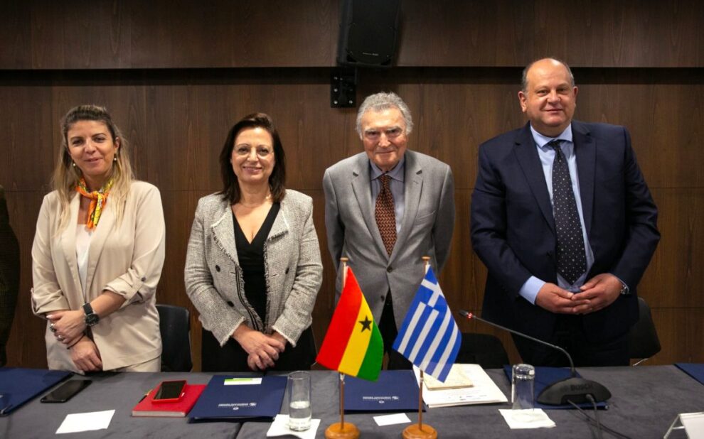 9b955bae e1e4 4aa2 54f4 8841f754ac171