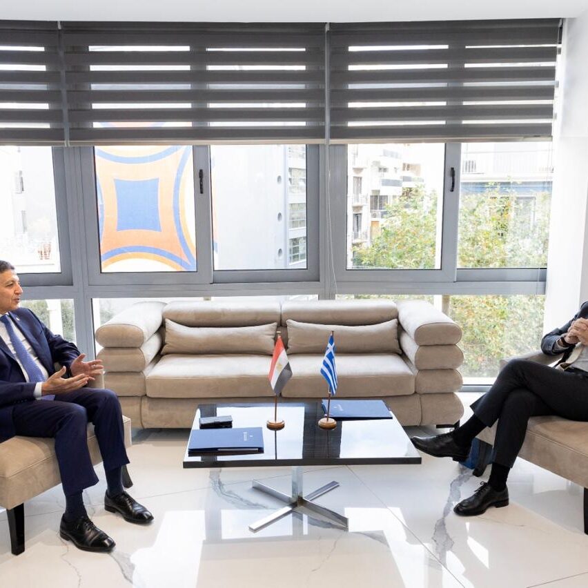 συνάντηση του Προέδρου του ΕΒΕΑ, κ. Γιάννη Μπρατάκου, με τον Πρέσβη της Αιγύπτου στην Ελλάδα, κ. Omar Amer Youssef
