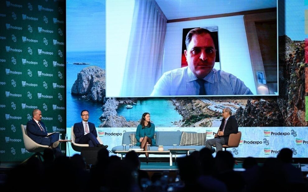 02bc3c05-4e15-0e8f-d5cf-5417f45fbadd[1]