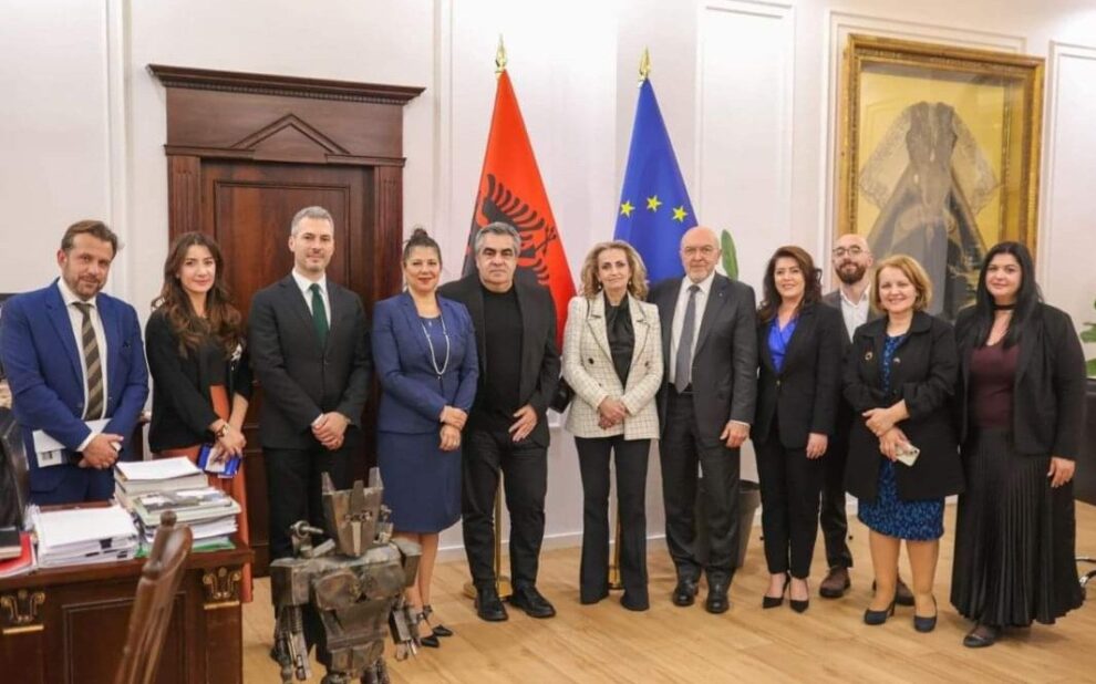 bc2f3886-cba2-b924-348a-2787babdc473[1]