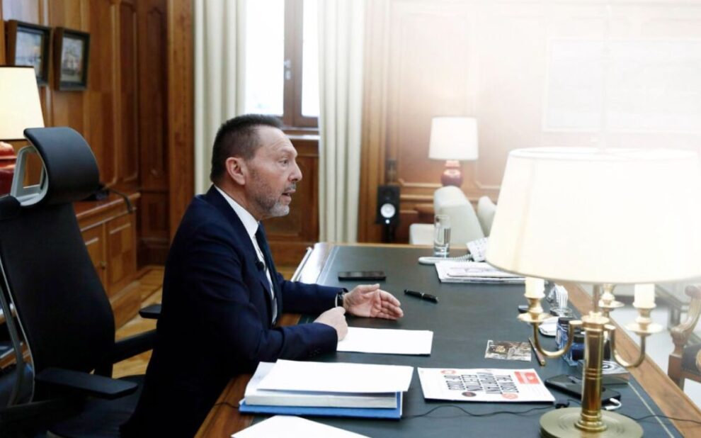 48adb597-69c2-7be0-5d8d-ef5c9163d47f[1]