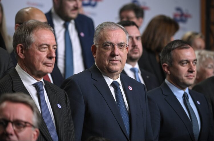 873c7efd-422f-b3fd-bf26-e368aba5523d[1]