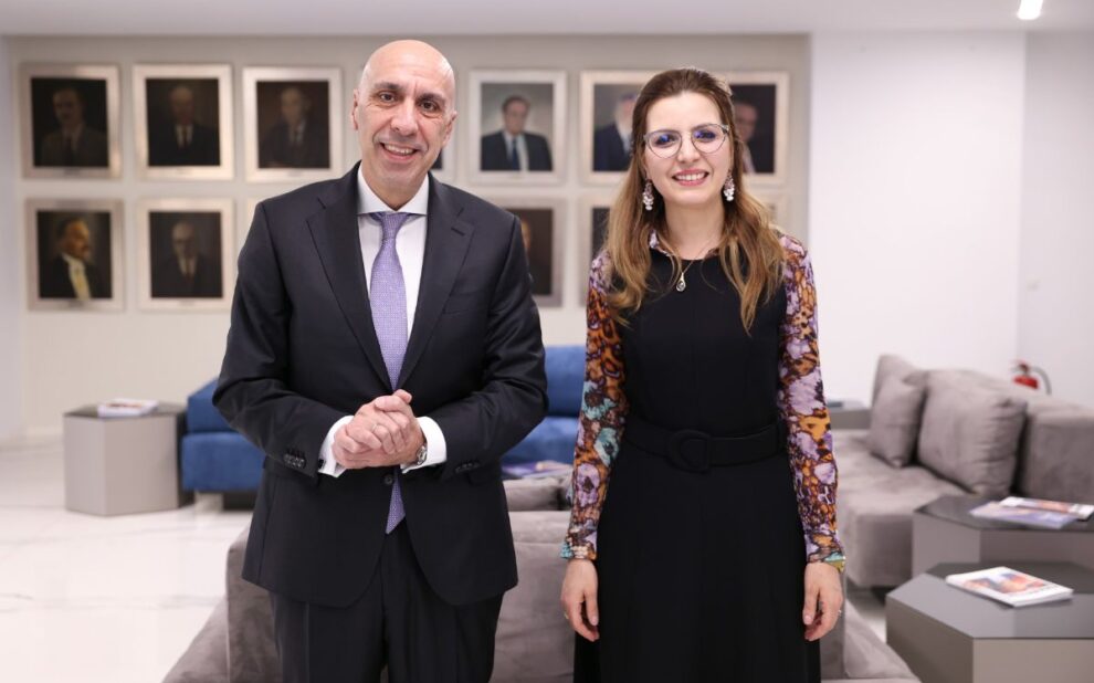 Πρόεδρος του ΕΒΕΑ με την Πρέσβη της Αλγερίας