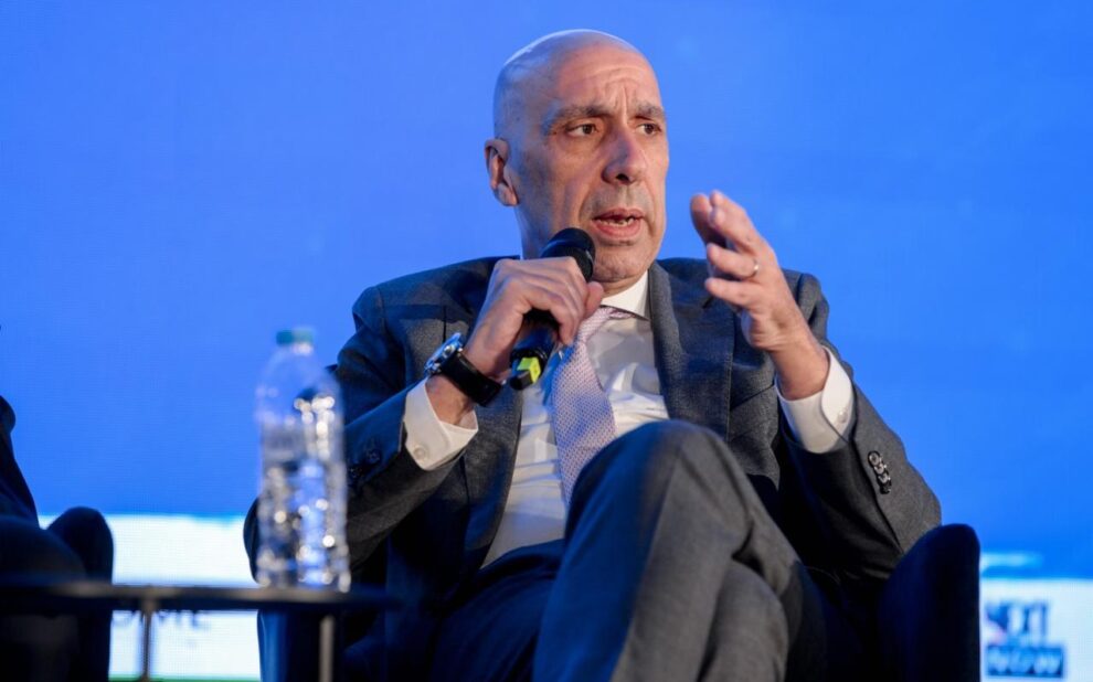 bratakos synedrio Ellada 2025 2030 1