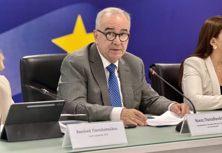 αναπληρωτής υπουργός Εθνικής Οικονομίας και Οικονομικών Νίκος Παπαθανάσης