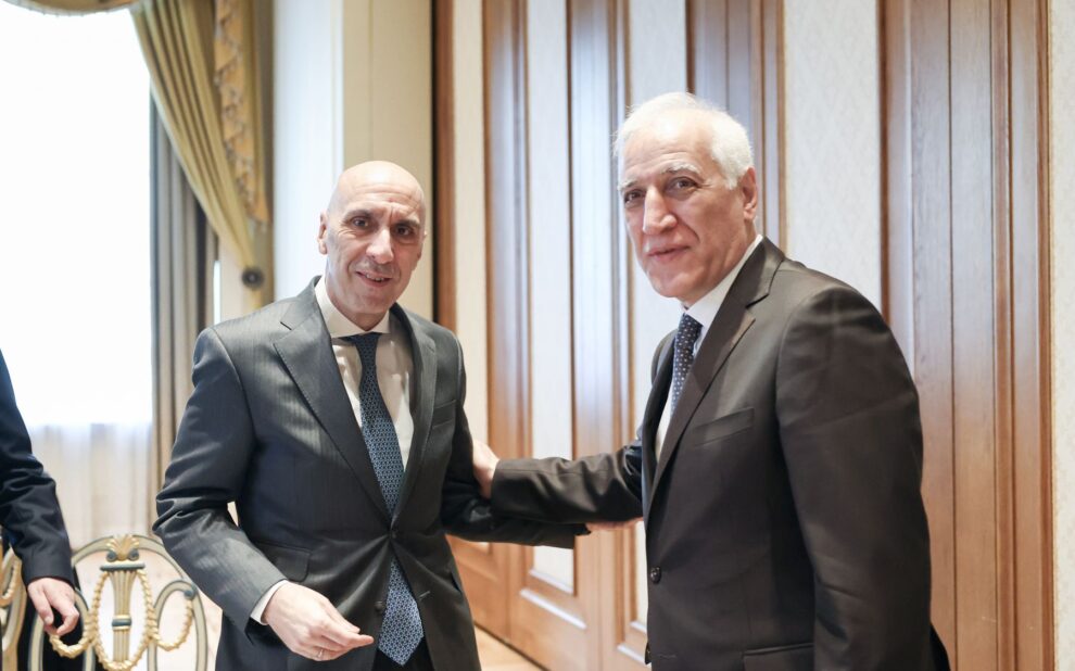 Γιάννης Μπρατάκος: «Με τον Πρόεδρο της Δημοκρατίας της Αρμενίας αναδείξαμε την ανάγκη διασύνδεσης των αγορών Ελλάδας και Αρμενίας»