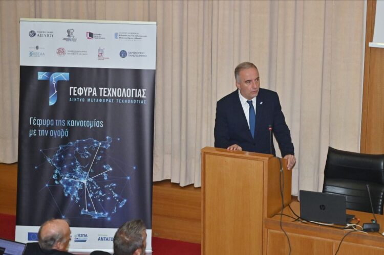 ο υφυπουργός Ανάπτυξης Σταύρος Καλαφάτης