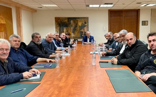 Αναστέλλεται η απεργία των λαϊκών αγορών