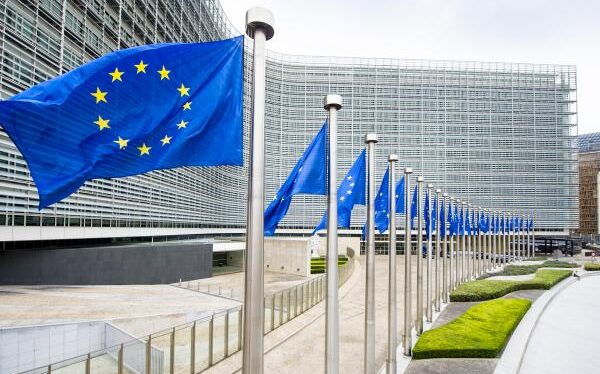 Η ΕE θα απαγορεύσει σε εταιρείες την καταστροφή απούλητων ρούχων και υποδημάτων