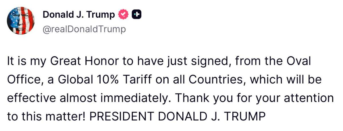 Οι νέοι δασμοί 10% που ανήγγειλε ο πρόεδρος των ΗΠΑ Τραμπ τέθηκαν σε ισχύ Οι νέοι δασμοί 10% που ανήγγειλε ο πρόεδρος των ΗΠΑ Τραμπ τέθηκαν σε ισχύ