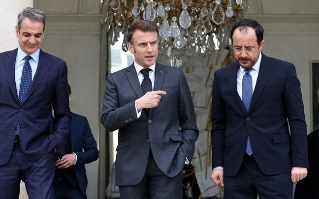 Στην Κύπρο σήμερα Κυρ. Μητσοτάκης και Εμ. Μακρόν - Συνάντηση με Ν. Χριστοδουλίδη