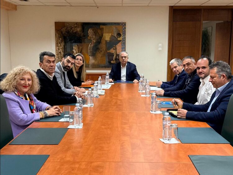 Συμφωνία στη συνάντηση ΥΠΑΝ με βενζινοπώλες