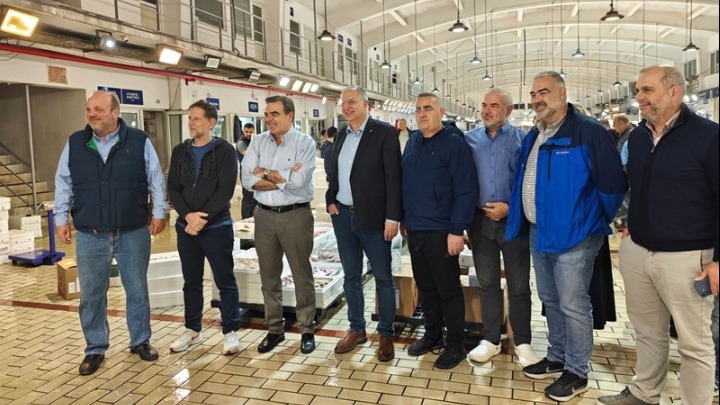 Πρόγραμμα 16 εκατ. ευρώ για την αλιεία ανακοίνωσε από την Ιχθυόσκαλα ο Μ. Σχοινάς