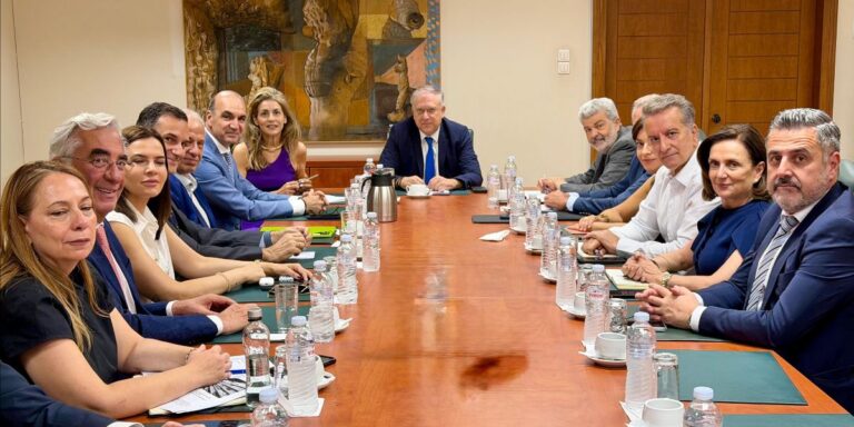 εθνική πρωτοβουλία μείωσης των τιμών σε βασικά προϊόντα εθνική πρωτοβουλία μείωσης των τιμών σε βασικά προϊόντα